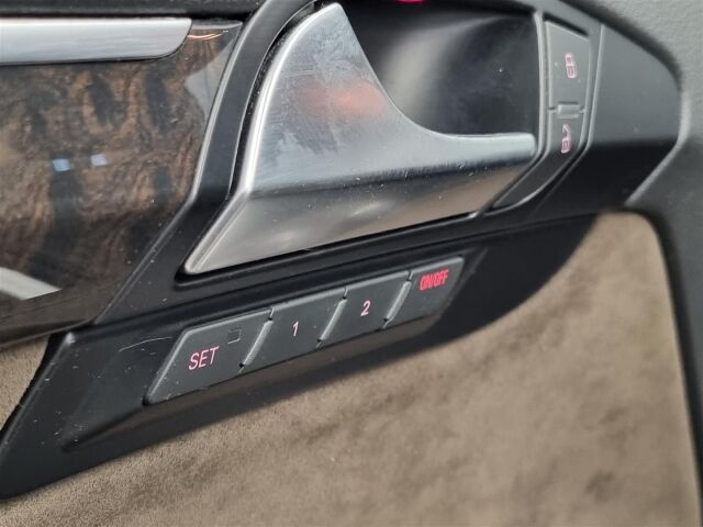 AUDI Q7 2012 3,0 V6 TDI  180 kW quattro tiptronic. 7-ist. / Navi / Webasto / Koukku / BOSE / P-Kamera