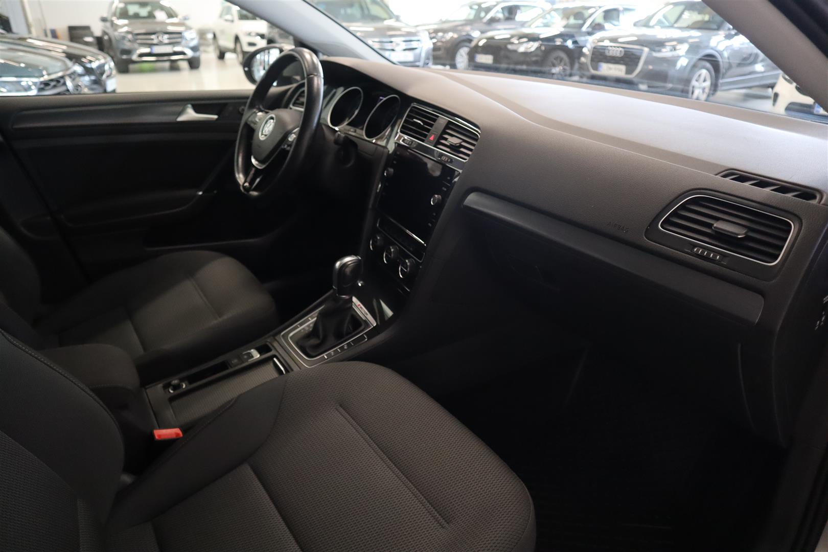 Volkswagen Golf 2019, kuva 7/25