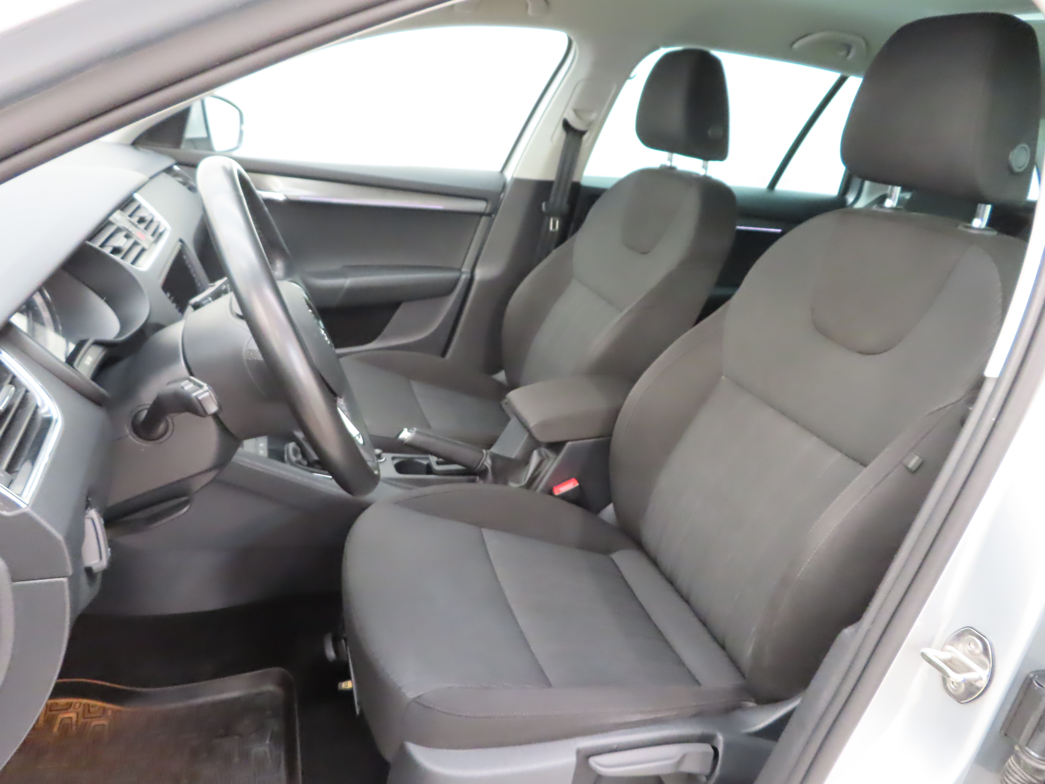 Skoda Octavia 2019, photo 7/11