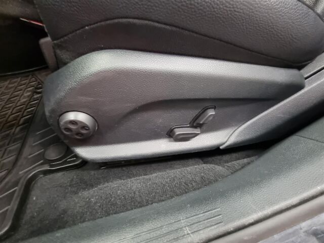 MERCEDES-BENZ E 2018 220 d T A Business / Navi / Koukku / 360-Kamera /