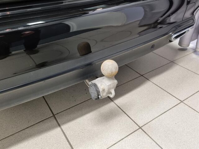 MERCEDES-BENZ E 2018 220 d T A Business / Navi / Koukku / 360-Kamera /