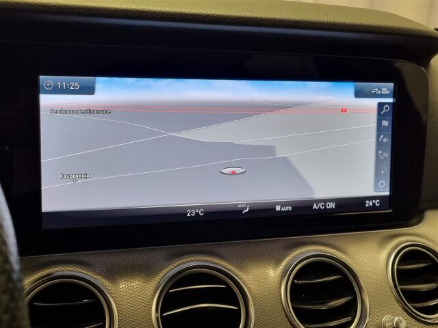 MERCEDES-BENZ E 2018 220 d T A Business / Navi / Koukku / 360-Kamera /