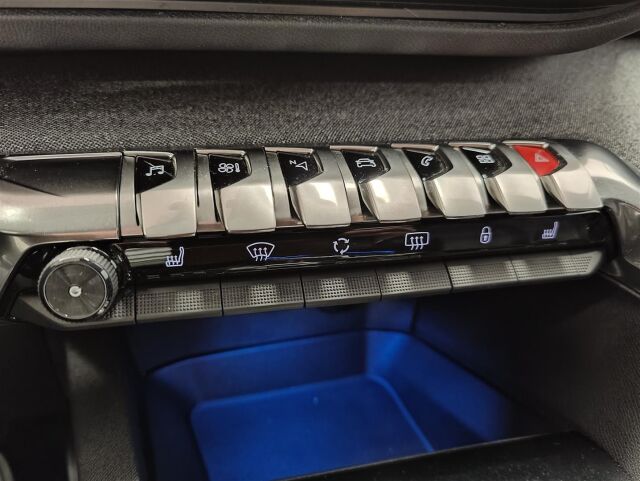 PEUGEOT 3008 2019 Allure PureTech 130 EAT8-automaatti