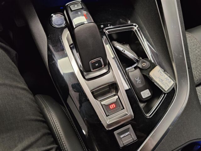 PEUGEOT 3008 2019 Allure PureTech 130 EAT8-automaatti