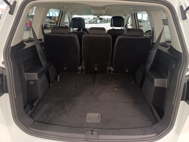 VOLKSWAGEN Touran 2022 Comfort Family 1,5 TSI EVO 110 kW DSG-automaatti