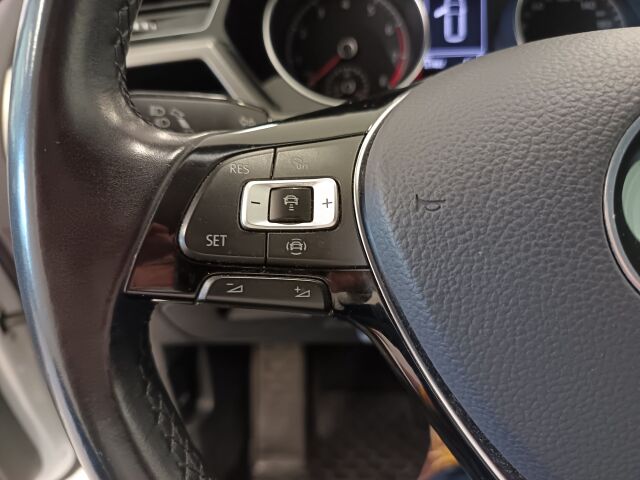 VOLKSWAGEN Touran 2022 Comfort Family 1,5 TSI EVO 110 kW DSG-automaatti