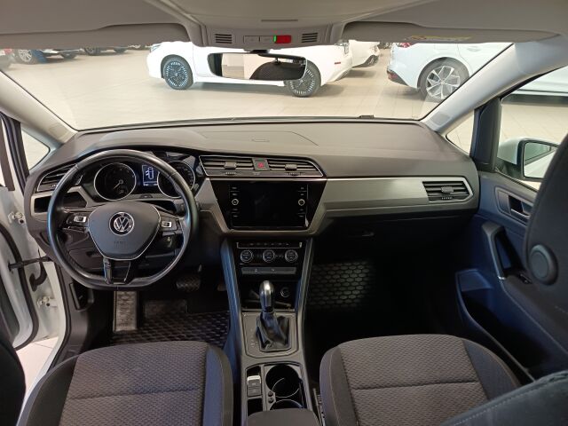 VOLKSWAGEN Touran 2022 Comfort Family 1,5 TSI EVO 110 kW DSG-automaatti