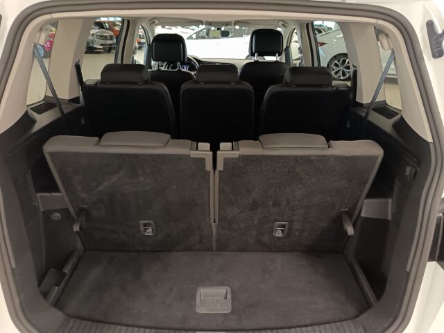 VOLKSWAGEN Touran 2022 Comfort Family 1,5 TSI EVO 110 kW DSG-automaatti