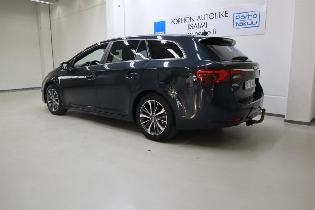 TOYOTA Avensis 2015 1,8 Valvematic Active Touring Sports Multidrive S