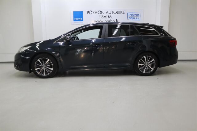 TOYOTA Avensis 2015 1,8 Valvematic Active Touring Sports Multidrive S
