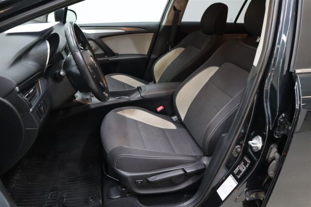 TOYOTA Avensis 2015 1,8 Valvematic Active Touring Sports Multidrive S