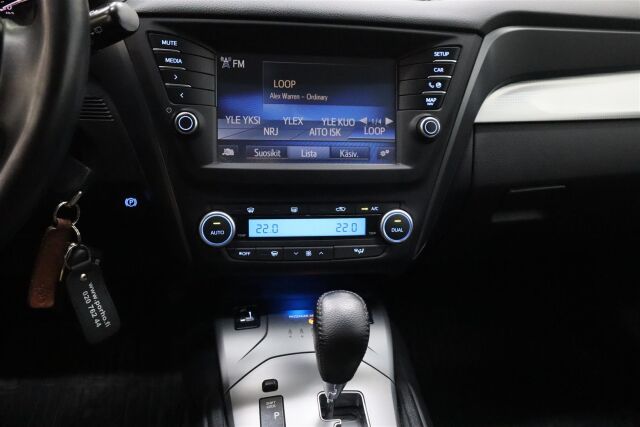TOYOTA Avensis 2015 1,8 Valvematic Active Touring Sports Multidrive S
