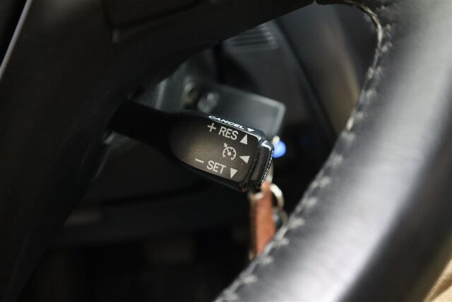 TOYOTA Avensis 2015 1,8 Valvematic Active Touring Sports Multidrive S