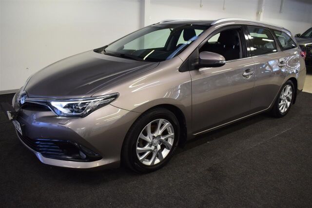 TOYOTA Auris 2015 Touring Sports 1,6 D-4D Active