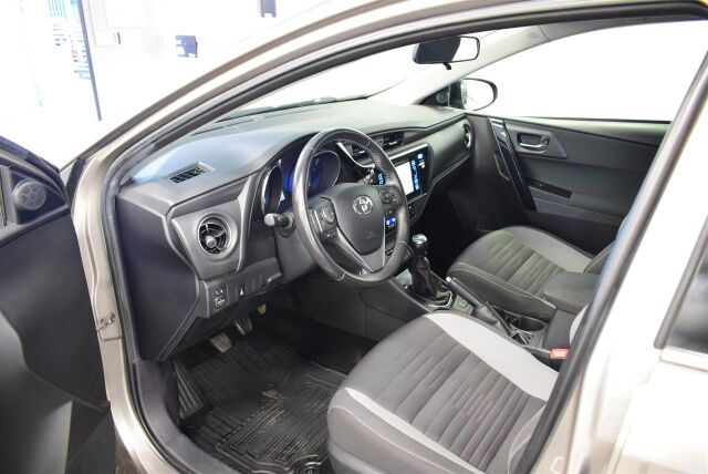 TOYOTA Auris 2015 Touring Sports 1,6 D-4D Active