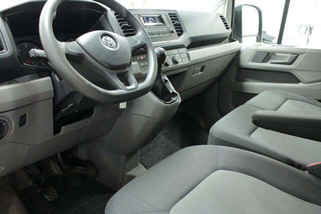 VOLKSWAGEN Crafter 2017 35 umpipakettiauto 2,0 TDI 103 kW, 3640