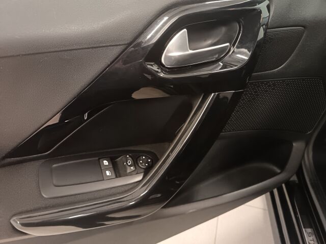 PEUGEOT 208 2017 Style VTi 82 5-ov**KOMIA PIKKULEIJONA**