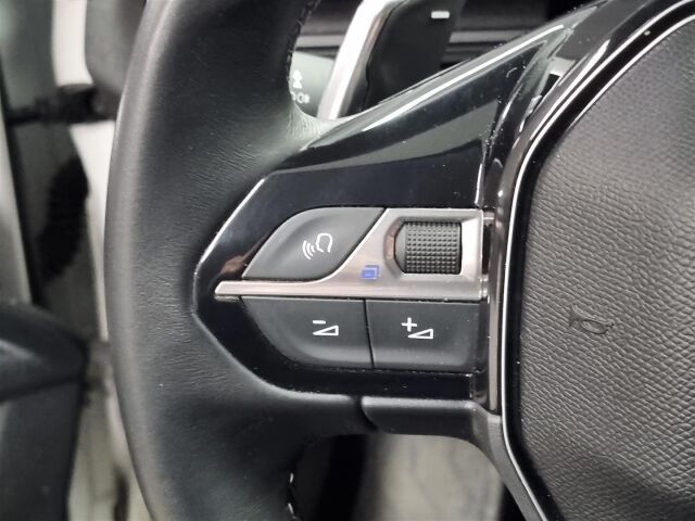 PEUGEOT 3008 2018 Active PureTech 130 Automaatti /Vetokoukku / M-Lämmitin