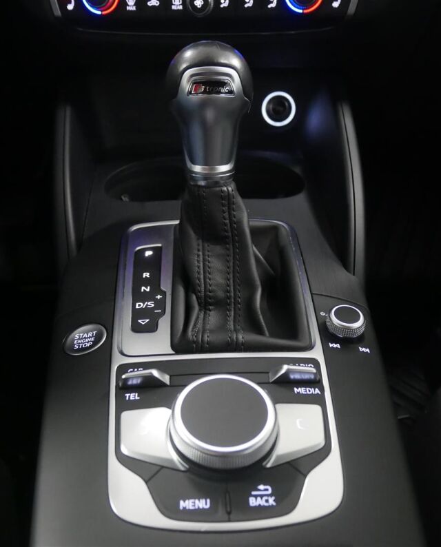 AUDI A3 2018 Sportback Pro Business Sport Edition 2,0 TFSI 140 kW quattro S tronic / Keyless / Webasto / ACC