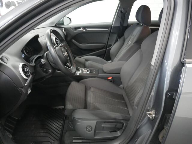 AUDI A3 2018 Sportback Pro Business Sport Edition 2,0 TFSI 140 kW quattro S tronic / Keyless / Webasto / ACC