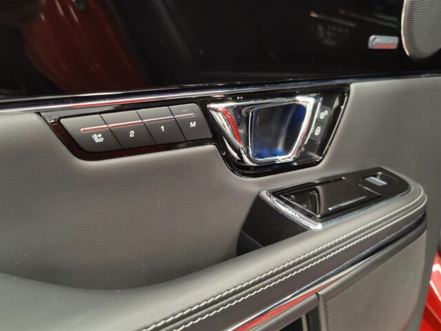 JAGUAR XJ 2015 3,0 V6 TD 275 Portfolio LWB *Lang-malli Huikeilla varusteilla*
