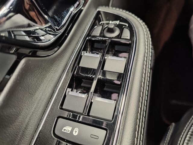 JAGUAR XJ 2015 3,0 V6 TD 275 Portfolio LWB *Lang-malli Huikeilla varusteilla*