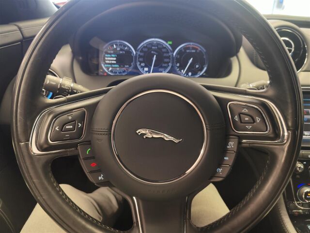 JAGUAR XJ 2015 3,0 V6 TD 275 Portfolio LWB *Lang-malli Huikeilla varusteilla*