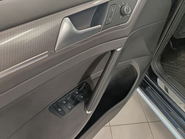 VOLKSWAGEN Golf 2018 Variant Alltrack 2,0 TDI 135 kW (184 hv) 4MOTION DSG-automaatti Winter Edition