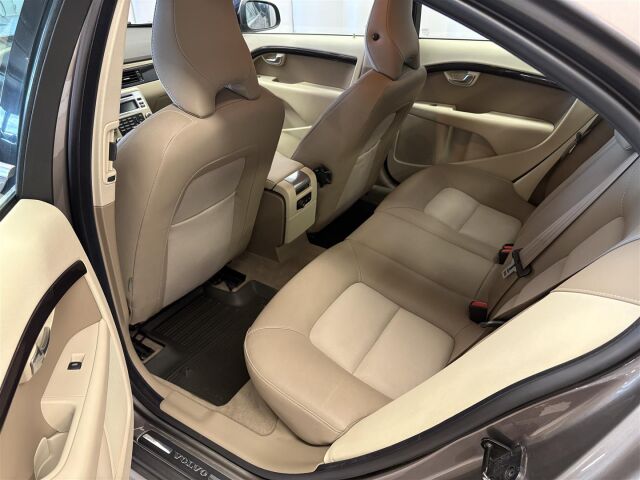 VOLVO S80 2010 2,4D Momentum aut