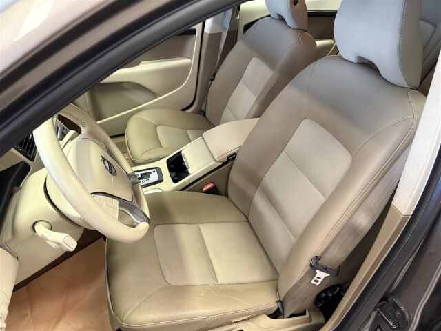 VOLVO S80 2010 2,4D Momentum aut