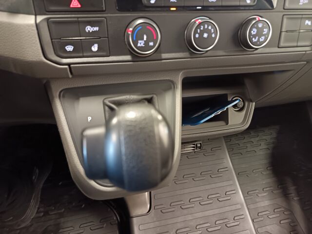 VOLKSWAGEN Crafter 2019 35  BUSSI  2,0 TDI 130 kW 4Motion 8at,**NO NYT ON ALVILLINEN HARVINAISUUS HETI TOIMITUKSEEN**