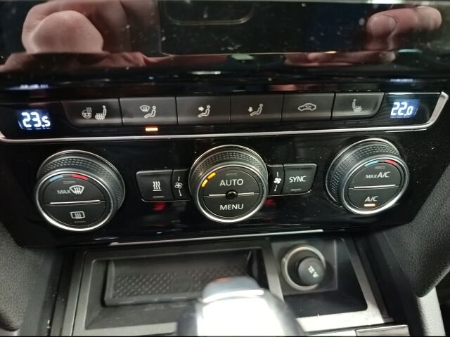 VOLKSWAGEN Passat 2015 Variant Highline 2,0 TDI 140 kW (190 hv) 4MOTION DSG-automaatti