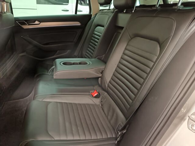 VOLKSWAGEN Passat 2015 Variant Highline 2,0 TDI 140 kW (190 hv) 4MOTION DSG-automaatti