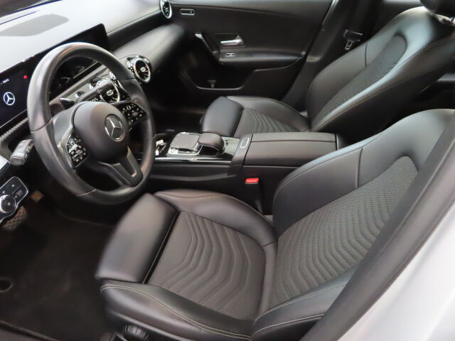 Mercedes-Benz A 2018 200 A Launch Edition Style
