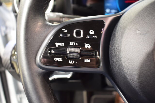 MERCEDES-BENZ A 2018 200 A Launch Edition Style