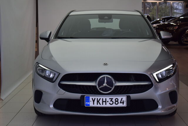 MERCEDES-BENZ A 2018 200 A Launch Edition Style