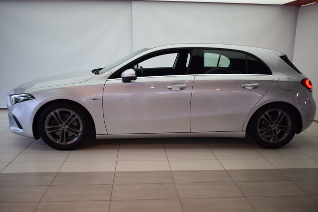 MERCEDES-BENZ A 2018 200 A Launch Edition Style
