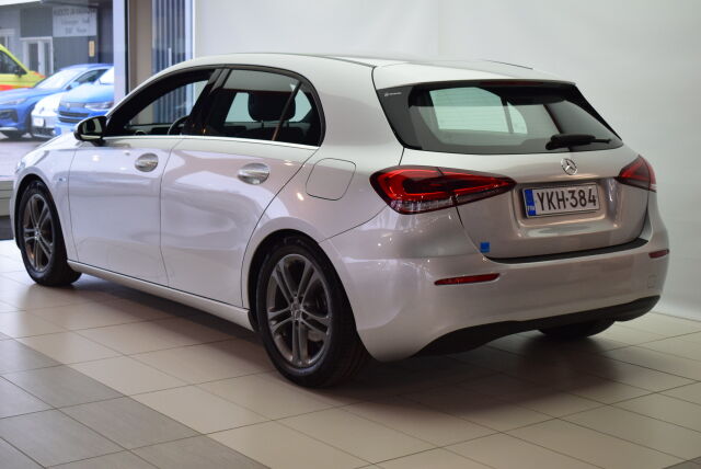 MERCEDES-BENZ A 2018 200 A Launch Edition Style