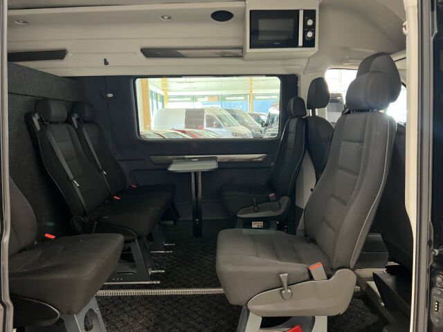 VOLKSWAGEN Crafter 2020 2.0TDI 177HV 4X4 AUT MA SIS ALV BUSINESS GL*Webasto *Koukku *2+2+3 Hlö