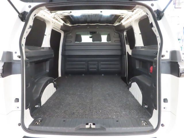 Volkswagen ID. Buzz Cargo 2022 150kW PRO Business 77 kWh SIS. ALV