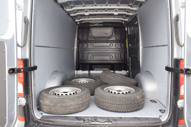 Volkswagen Crafter 2020 35 umpipakettiauto 2,0 TDI 130 kW, 3640