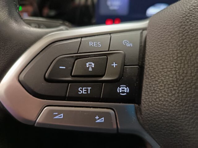 VOLKSWAGEN Golf 2020 First Edition 1,5 eTSI 110 kW (MHEV) DSG-aut.**HIENO SUOSIKKI KAIKILLA MAUSTEILLA*WEBASTO YM..