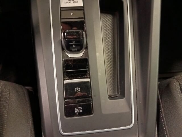 VOLKSWAGEN Golf 2020 First Edition 1,5 eTSI 110 kW (MHEV) DSG-aut.**HIENO SUOSIKKI KAIKILLA MAUSTEILLA*WEBASTO YM..