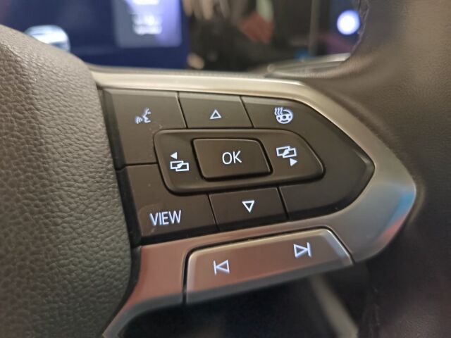 VOLKSWAGEN Golf 2020 First Edition 1,5 eTSI 110 kW (MHEV) DSG-aut.**HIENO SUOSIKKI KAIKILLA MAUSTEILLA*WEBASTO YM..