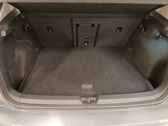 VOLKSWAGEN Golf 2020 First Edition 1,5 eTSI 110 kW (MHEV) DSG-aut.**HIENO SUOSIKKI KAIKILLA MAUSTEILLA*WEBASTO YM..