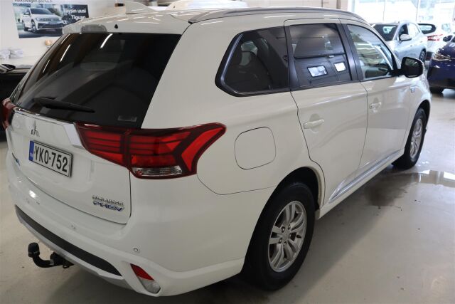 MITSUBISHI Outlander 2017 2,0 MIVEC Intense CVT 4WD 5P