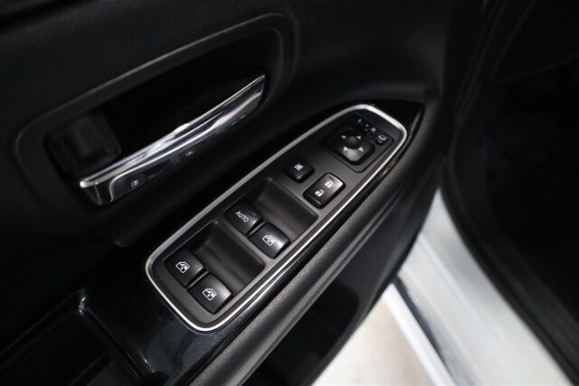 MITSUBISHI Outlander 2017 2,0 MIVEC Intense CVT 4WD 5P