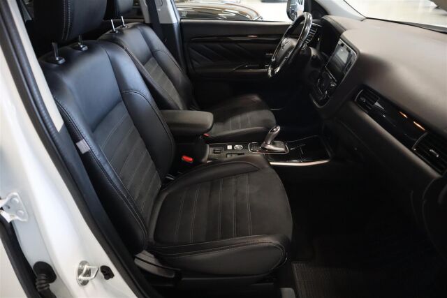 MITSUBISHI Outlander 2017 2,0 MIVEC Intense CVT 4WD 5P