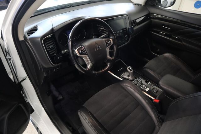 MITSUBISHI Outlander 2017 2,0 MIVEC Intense CVT 4WD 5P