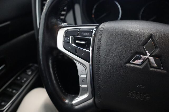 MITSUBISHI Outlander 2017 2,0 MIVEC Intense CVT 4WD 5P